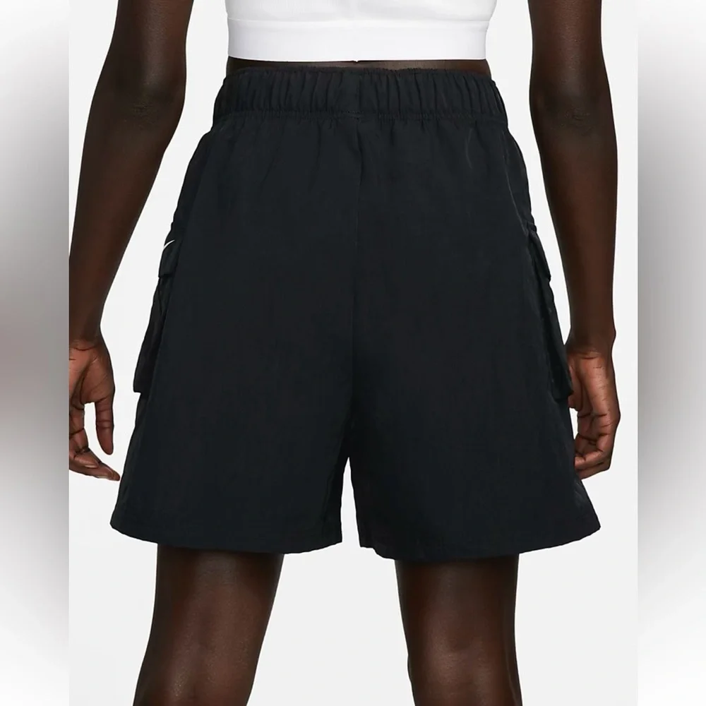 Nike Sportswear Essential Women's Woven High-Rise Shorts Size M Black DM6247-010 - Picture 9 of 13